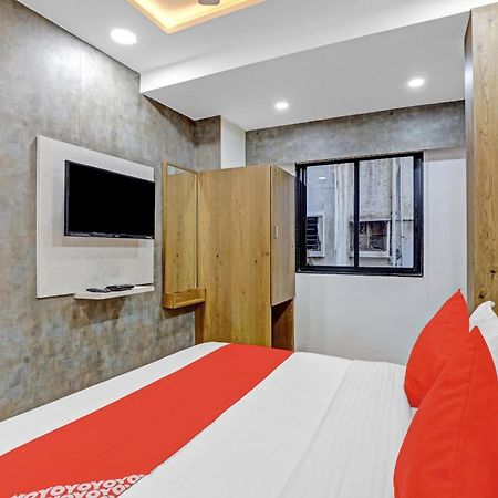 Hotel O R S Palace 아흐메다바드 외부 사진